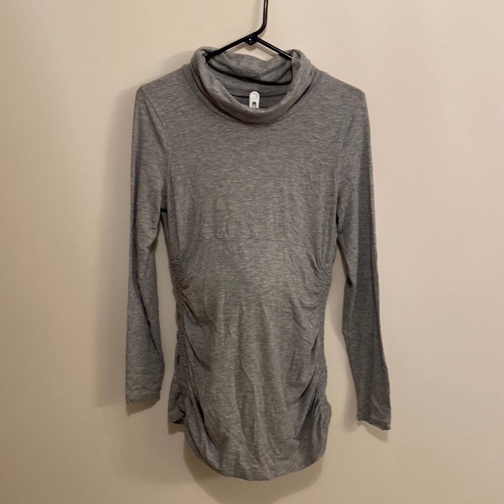 Old Navy, maternity size M gray, long sleeve top